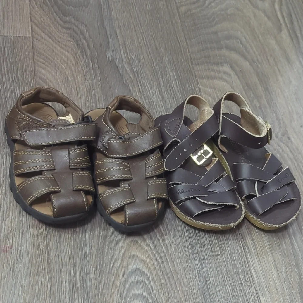 ♥️5/$25 Two Brown Kids Sandals
